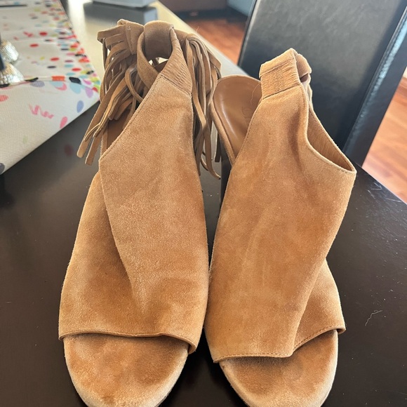 CHLOÉ Suede Fringe Trim Accent Slingback Sandals - Picture 2 of 7